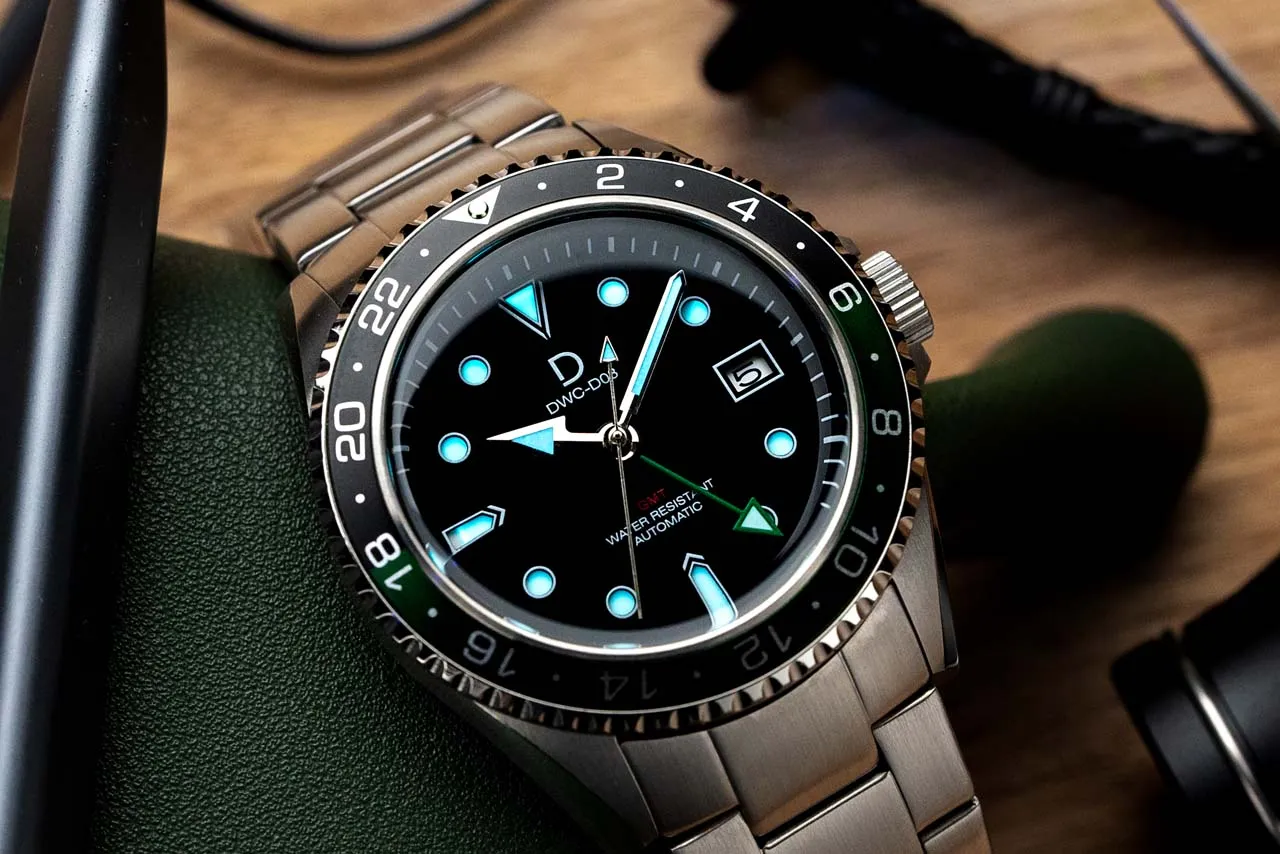 42mm "Sprite" Diver Dress GMT Watch Kit | NH34 GMT Dive Watch | Stainless Stain Bracelet | Green-Black GMT Bezel | DWC-D03