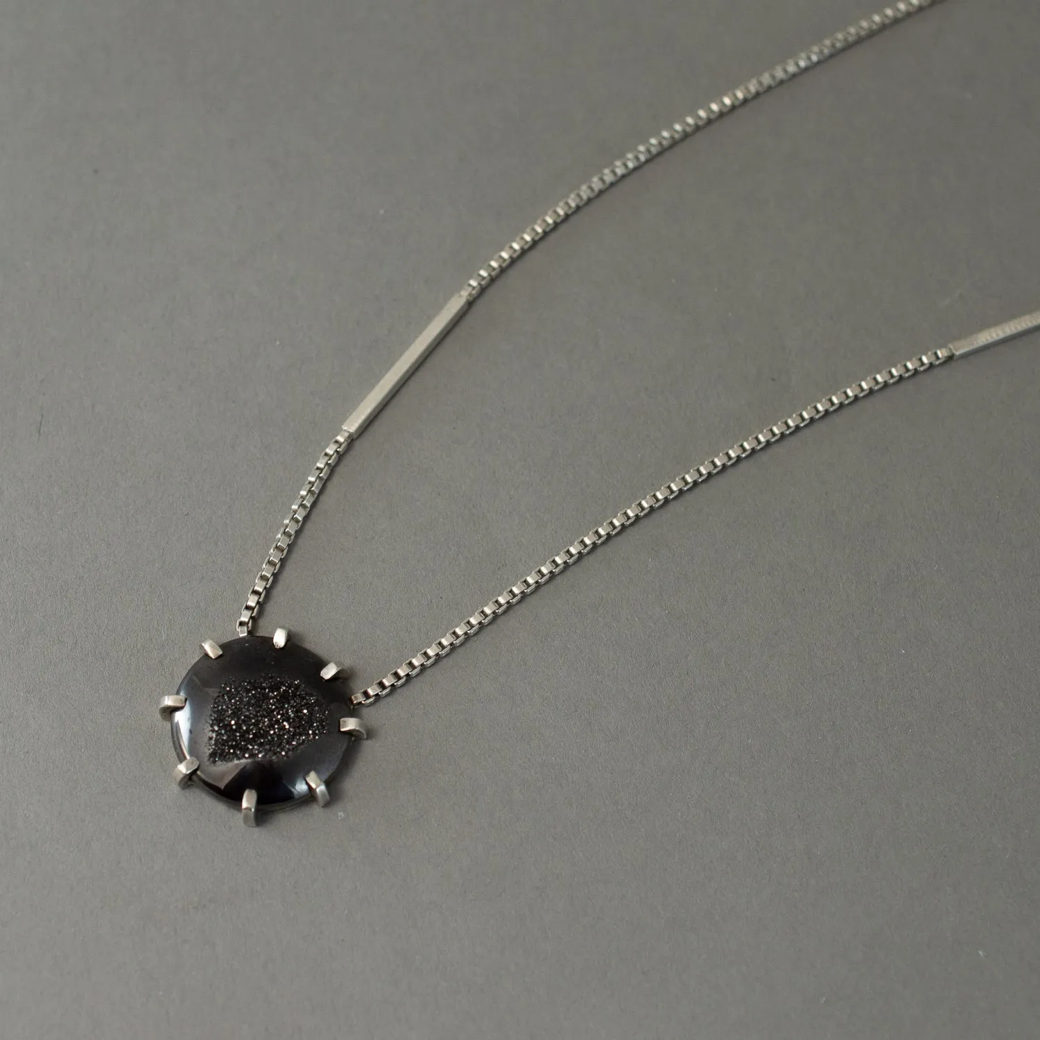 BLACK DRUZY STATION NECKLACE