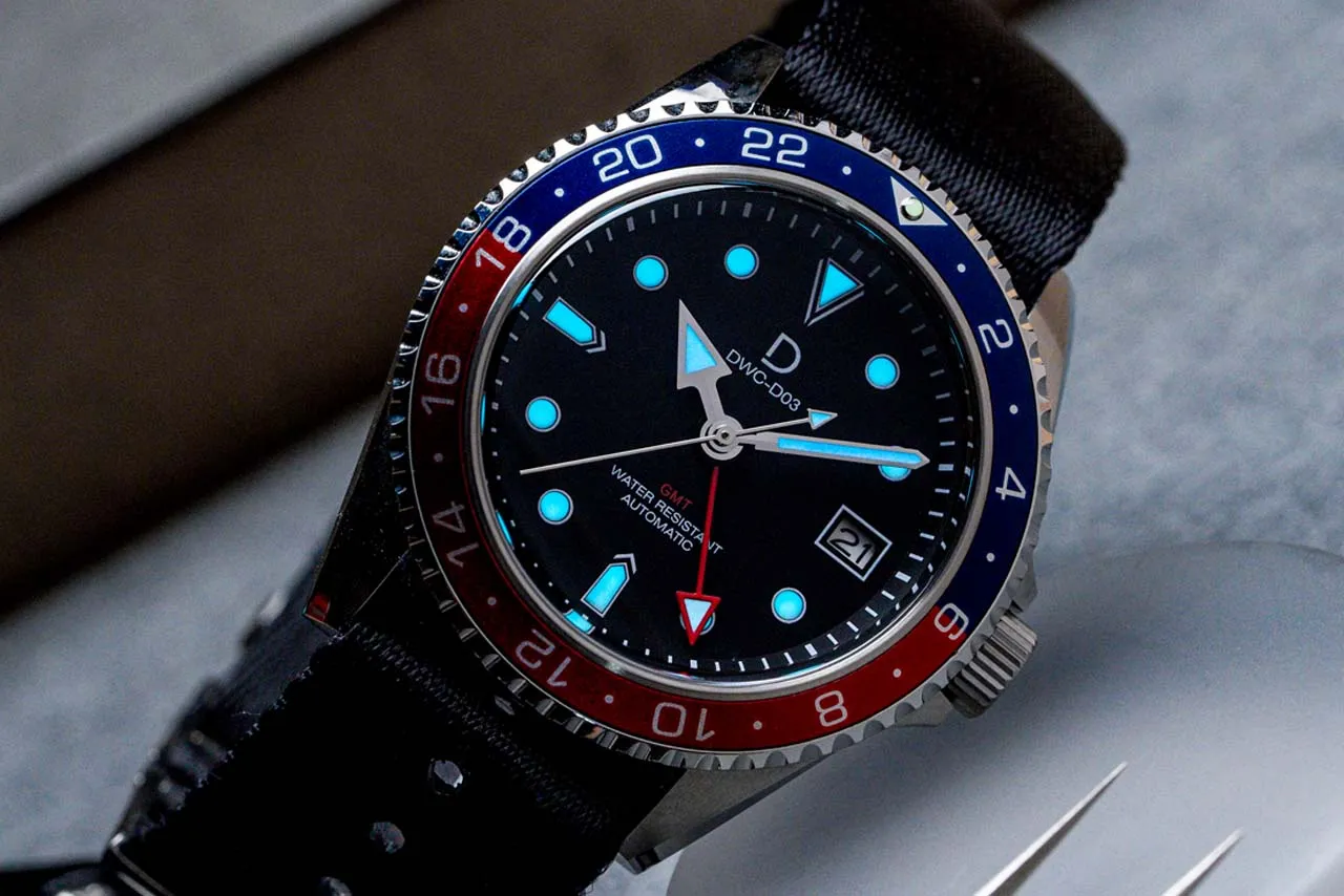 DIY Watch Kit | 42mm GMT Pepsi Dive Watch | Seiko GMT movement | Aluminum-Steel Hybrid Red & Blue GMT Bezel | DWC-D03