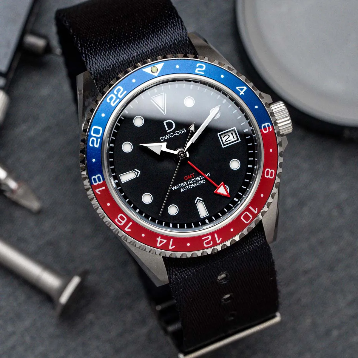 DIY Watch Kit | 42mm GMT Pepsi Dive Watch | Seiko GMT movement | Aluminum-Steel Hybrid Red & Blue GMT Bezel | DWC-D03