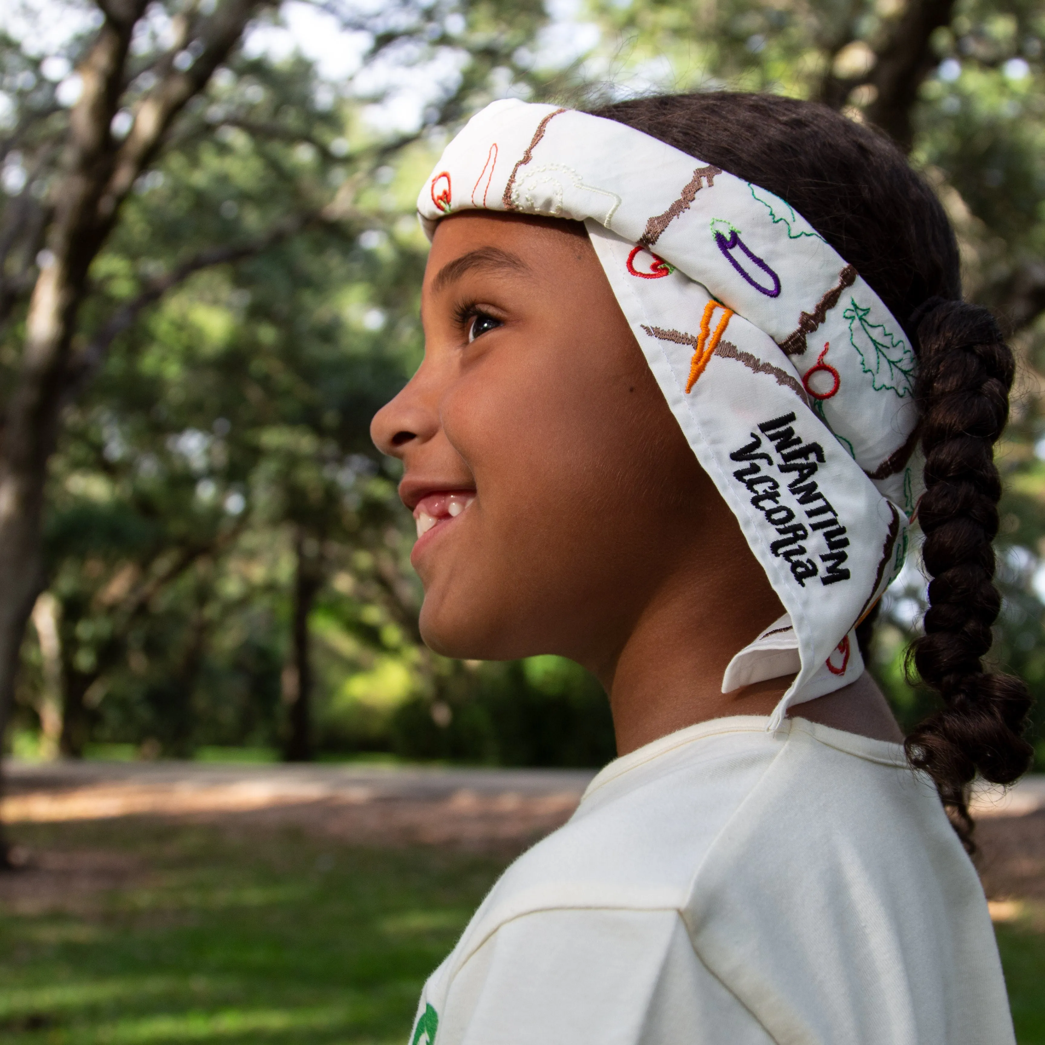 Gebroken witte bandana met borduursel 